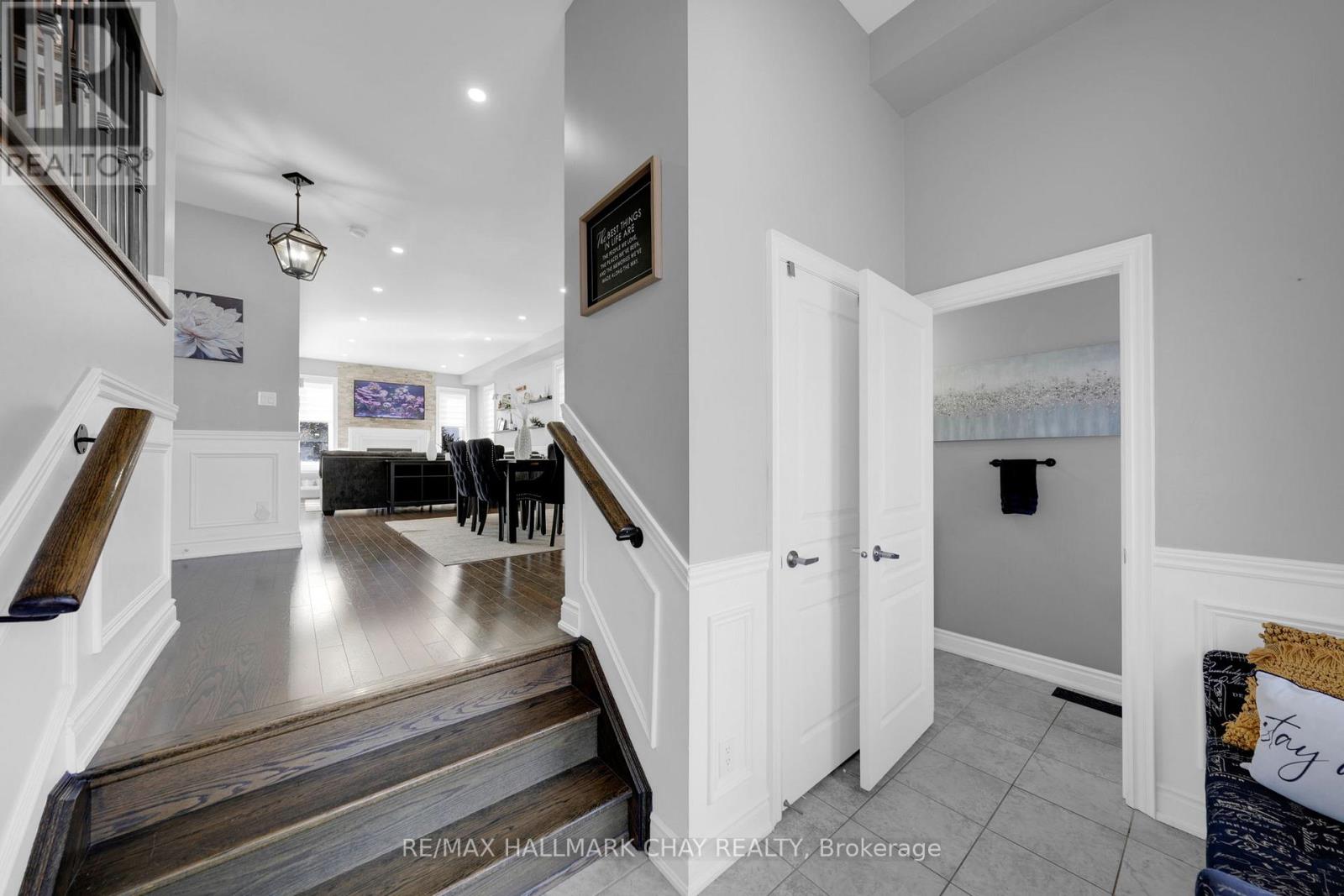 38 Sydie Lane, New Tecumseth, Ontario  L0G 1W0 - Photo 6 - N12439635