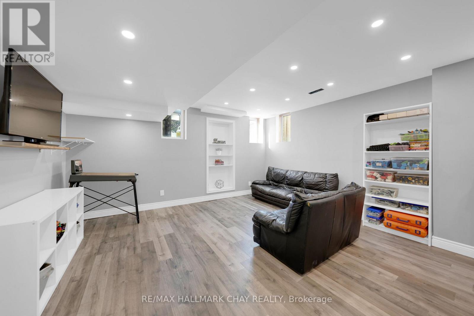 38 Sydie Lane, New Tecumseth, Ontario  L0G 1W0 - Photo 36 - N12439635