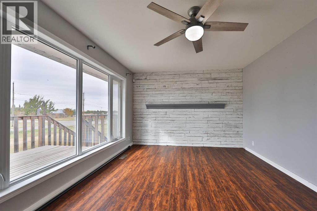 281 N 300 W, Raymond, Alberta  T0K 2S0 - Photo 5 - A2261381