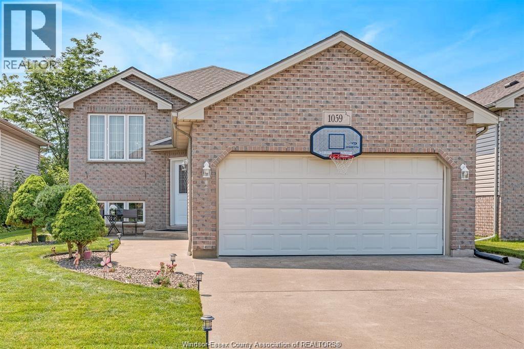 MLS# 25030627: 1059 SILVERDALE DRIVE Unit# MAIN, Windsor, Canada