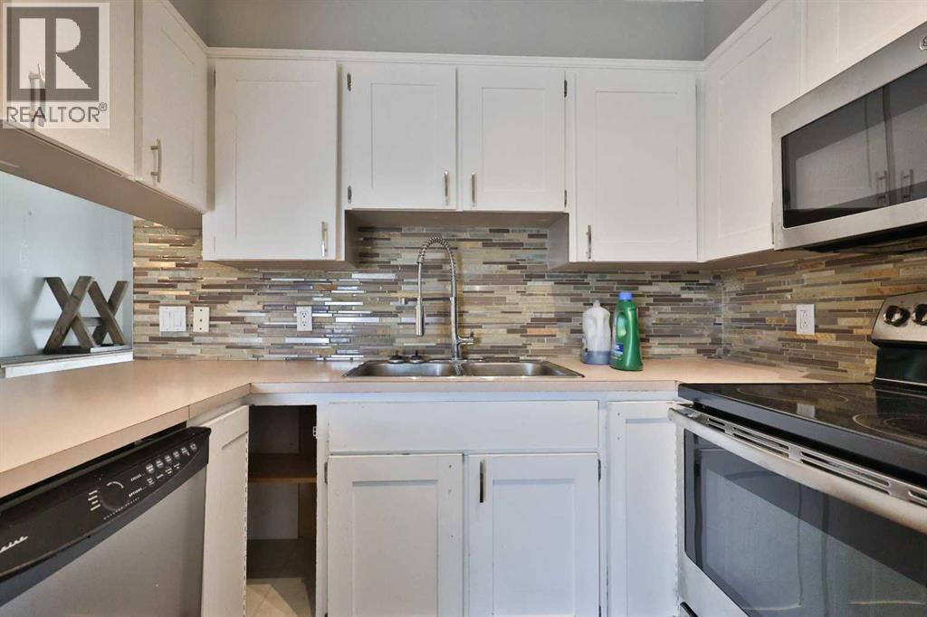 281 N 300 W, Raymond, Alberta  T0K 2S0 - Photo 13 - A2261381