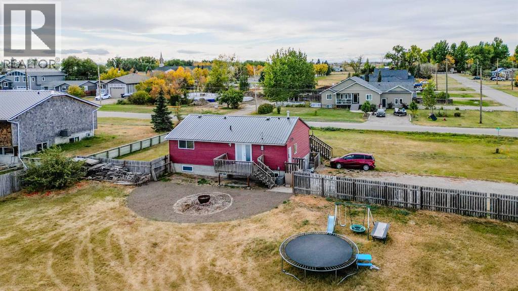 281 N 300 W, Raymond, Alberta  T0K 2S0 - Photo 3 - A2261381