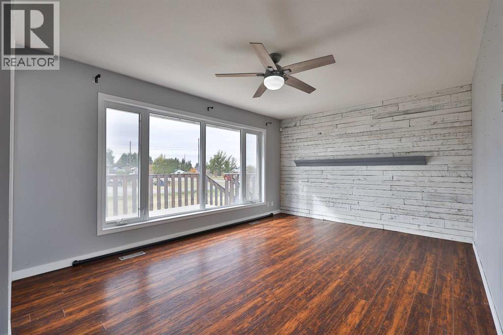 281 N 300 W, Raymond, Alberta  T0K 2S0 - Photo 4 - A2261381