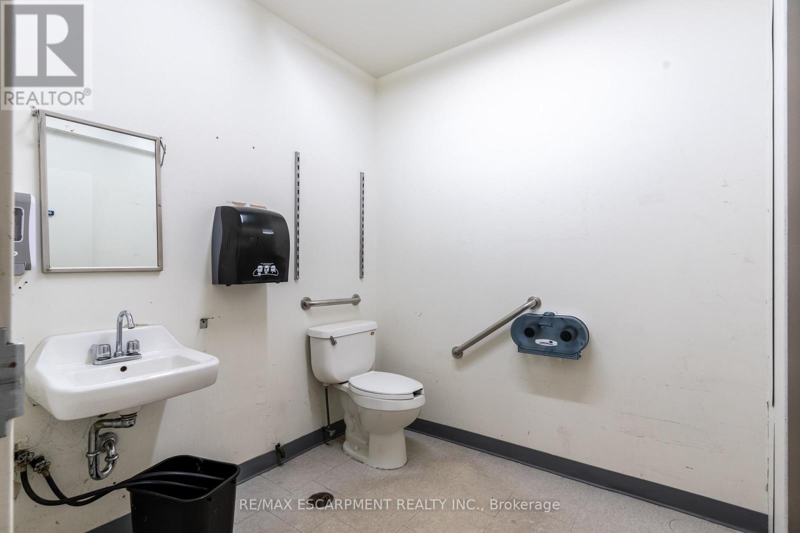 B17 - 7500 Lundy's Lane Road, Niagara Falls, Ontario  L2H 1G8 - Photo 21 - X12590132