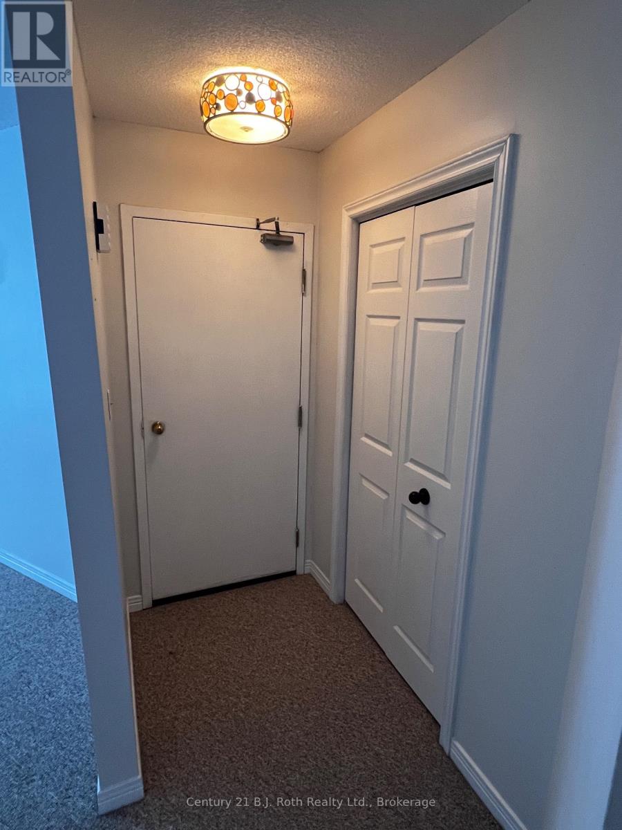 2 - 406 Mary Street, Orillia, Ontario L3V 3G3 - Photo 2 - S12589598