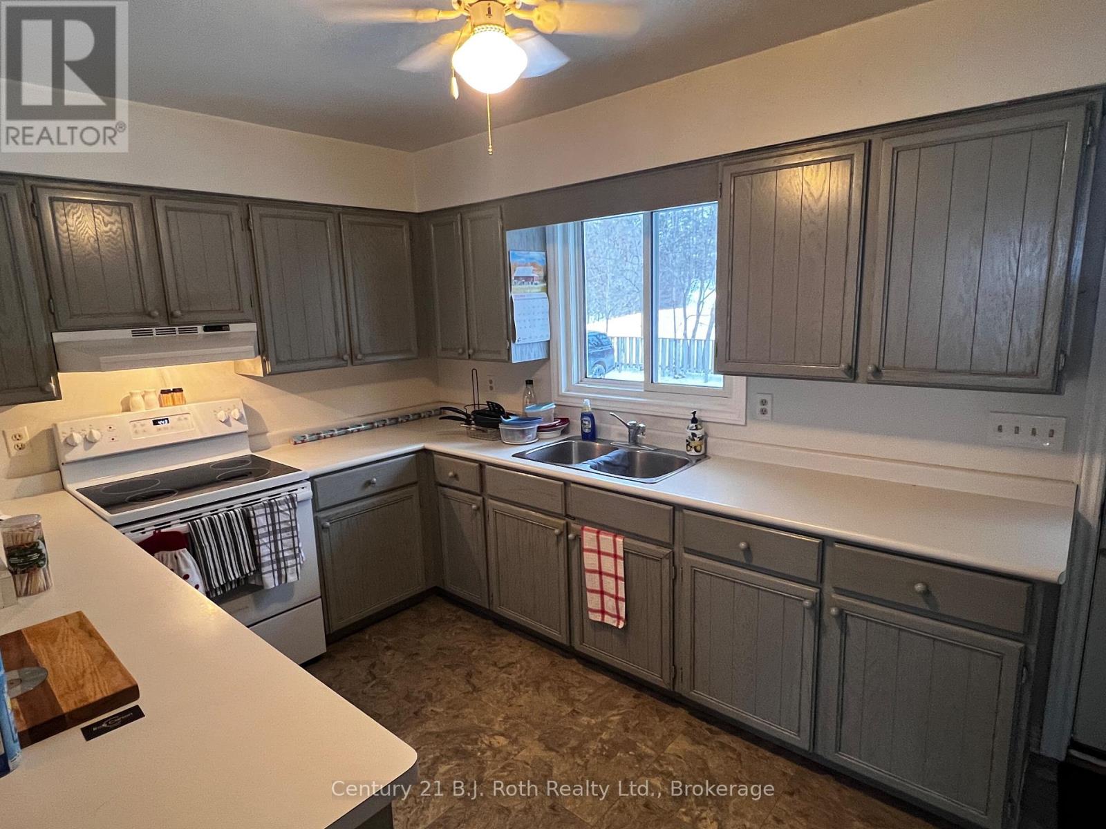 2 - 406 Mary Street, Orillia, Ontario L3V 3G3 - Photo 5 - S12589598