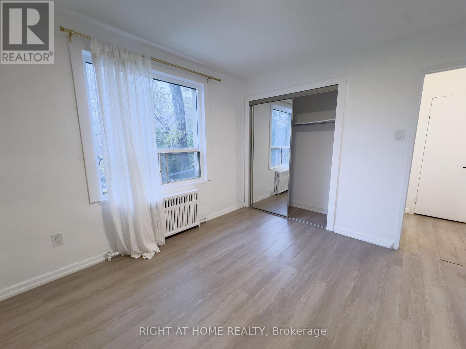 210 - 896 Eglinton Avenue E, Toronto, Ontario  M4G 2L2 - Photo 4 - C12593200