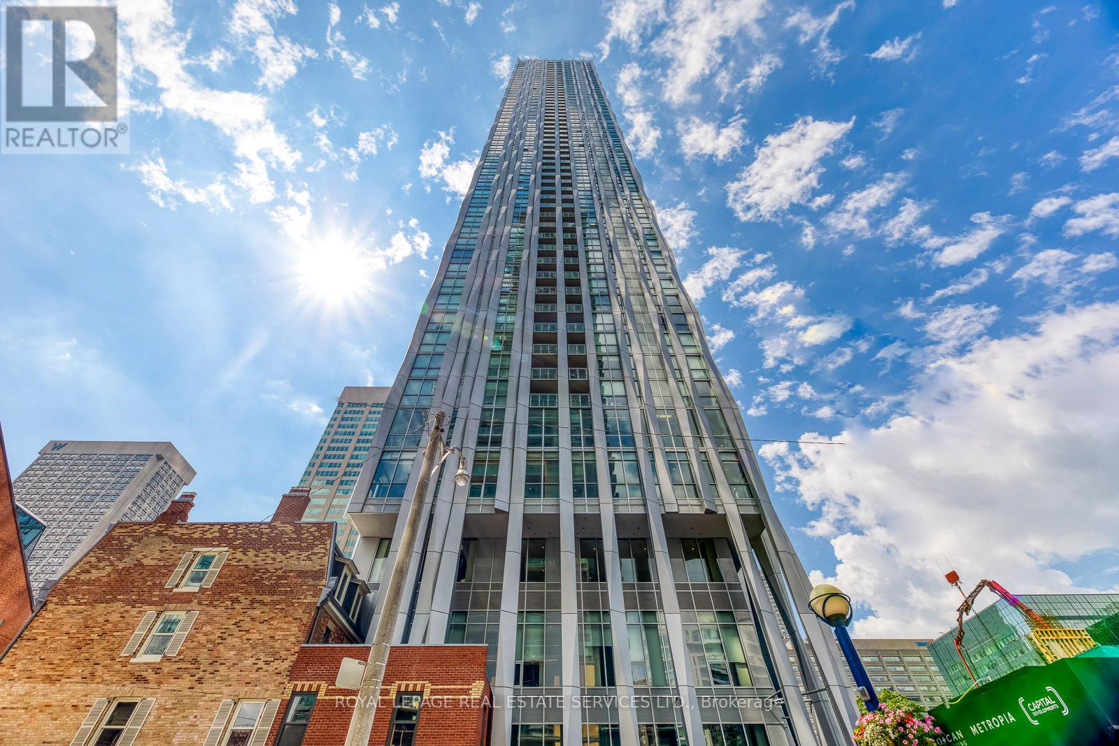 3903 - 1 YORKVILLE AVENUE, Toronto, Ontario