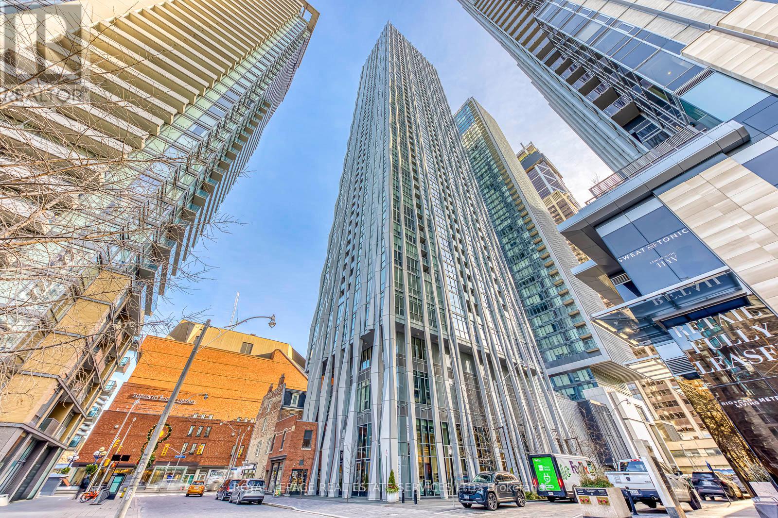 3903 - 1 Yorkville Avenue, Toronto, Ontario M4W 0B1 - Photo 3 - C12168245