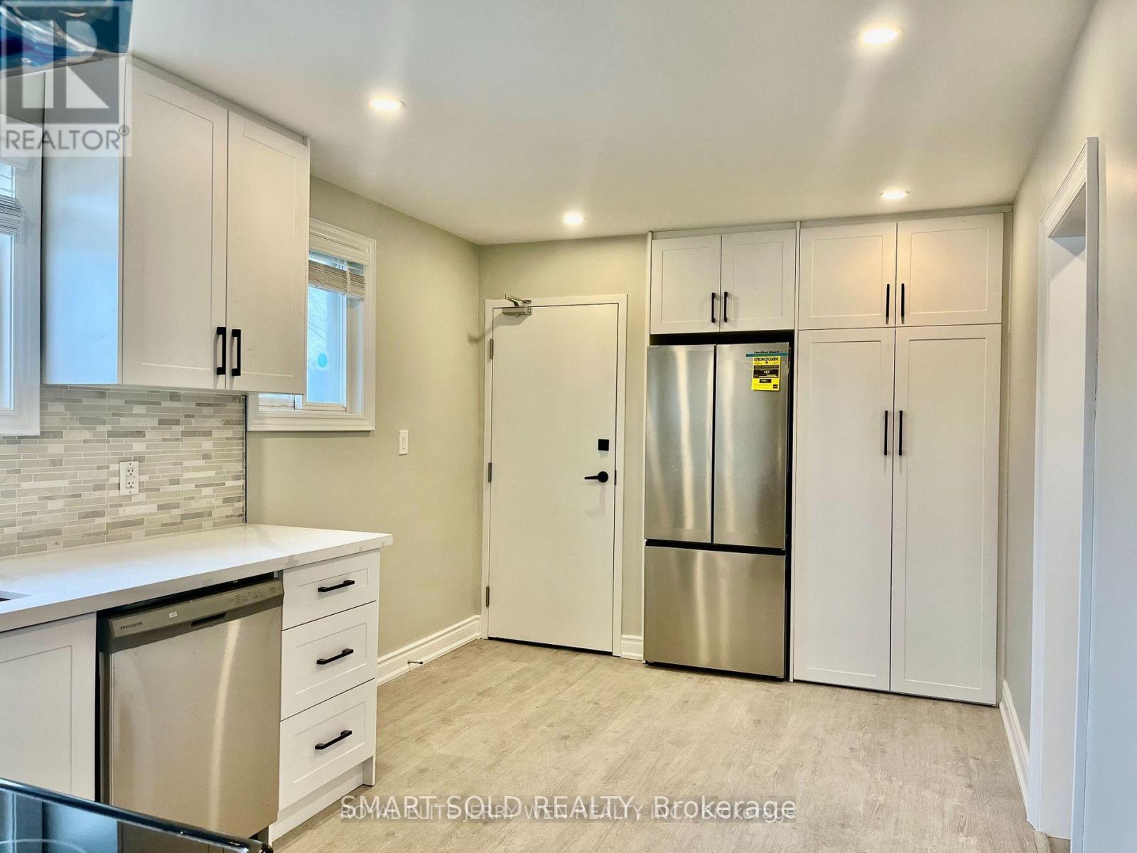 Upper - 228 Silverbirch Drive, Newmarket, Ontario  L3Y 2Z5 - Photo 2 - N12593184