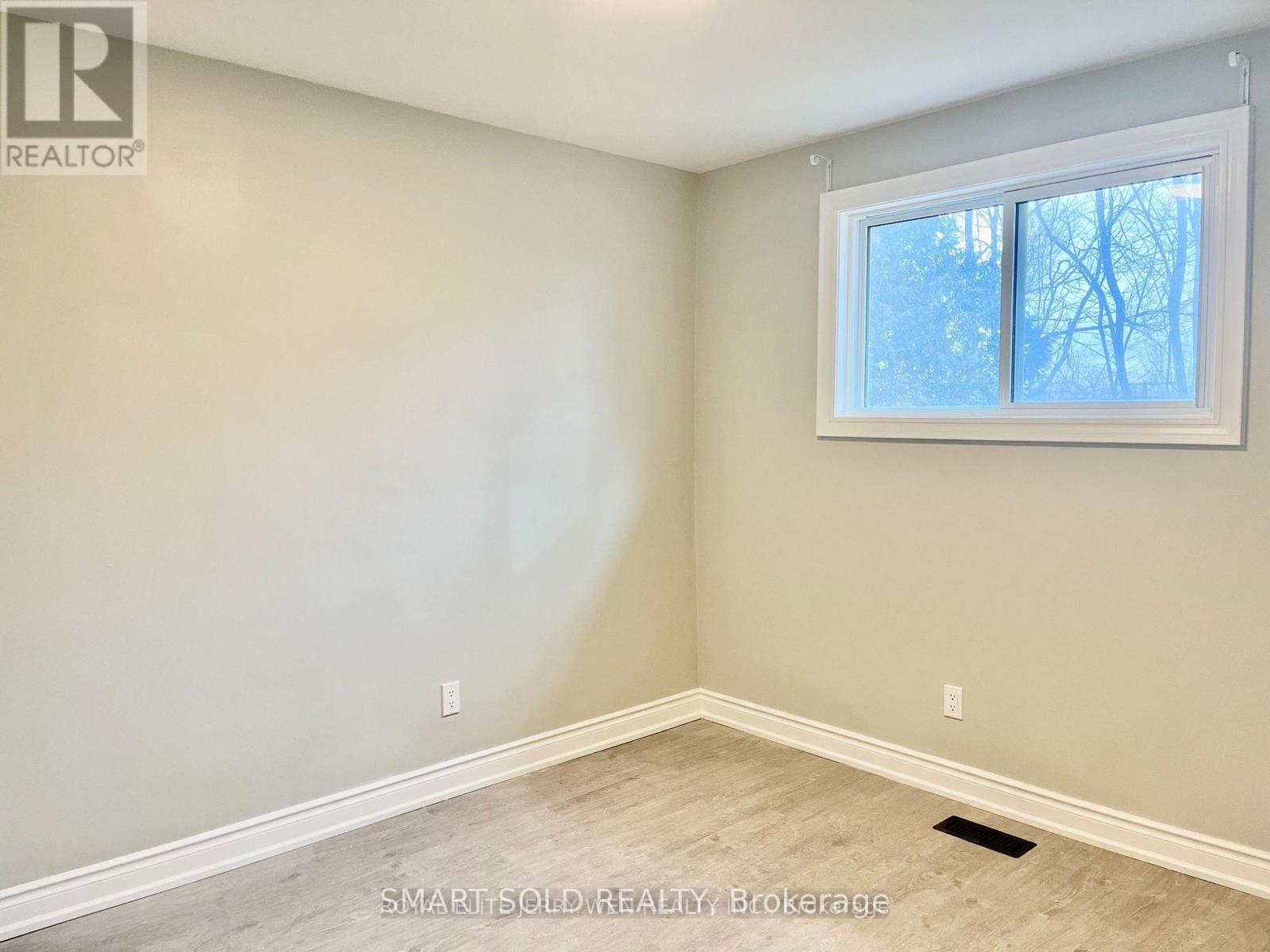 Upper - 228 Silverbirch Drive, Newmarket, Ontario  L3Y 2Z5 - Photo 8 - N12593184