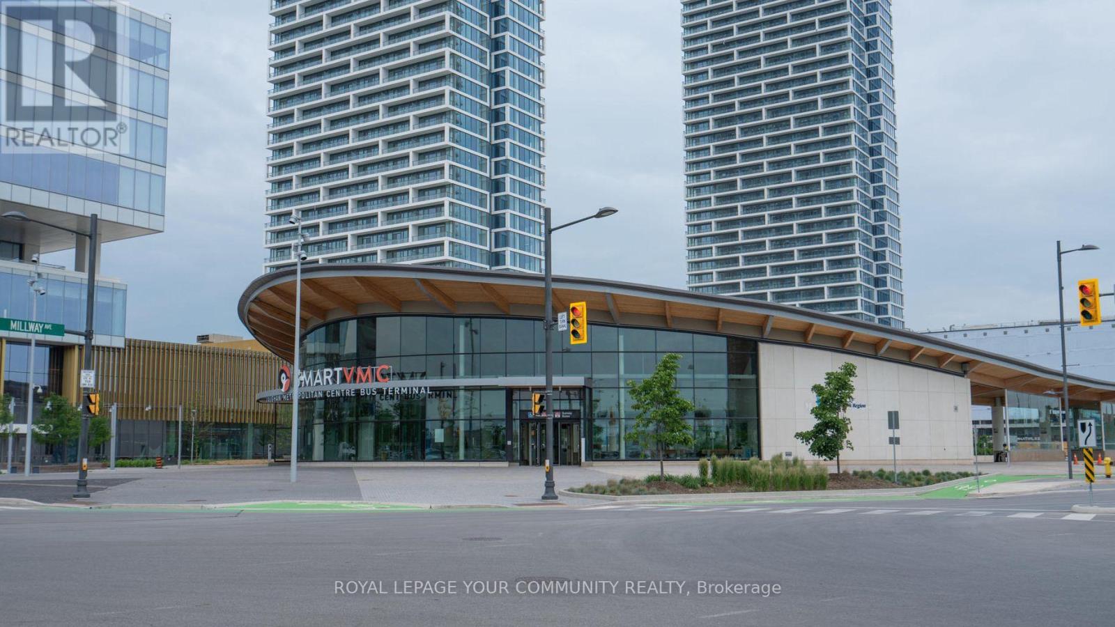 2310 - 7895 Jane Street, Vaughan, Ontario  L4K 2M7 - Photo 2 - N12593208