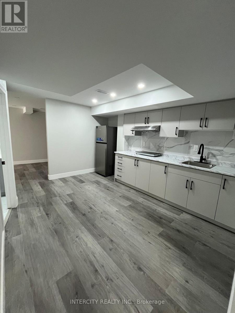 54 Hansard Drive, Vaughan, Ontario  L4H 0V7 - Photo 2 - N12593224