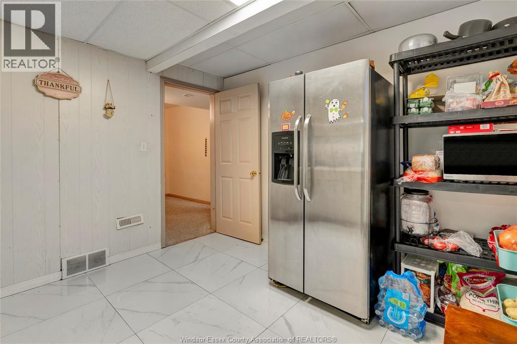 569 Sacred Heart, Lasalle, Ontario N9J 3L9 - Photo 24 - 25030943