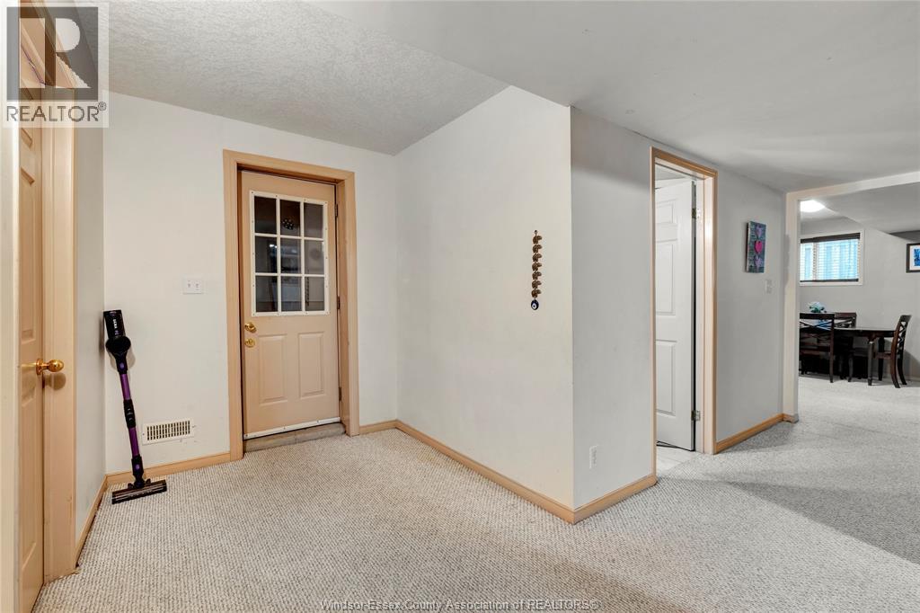 569 Sacred Heart, Lasalle, Ontario N9J 3L9 - Photo 25 - 25030943