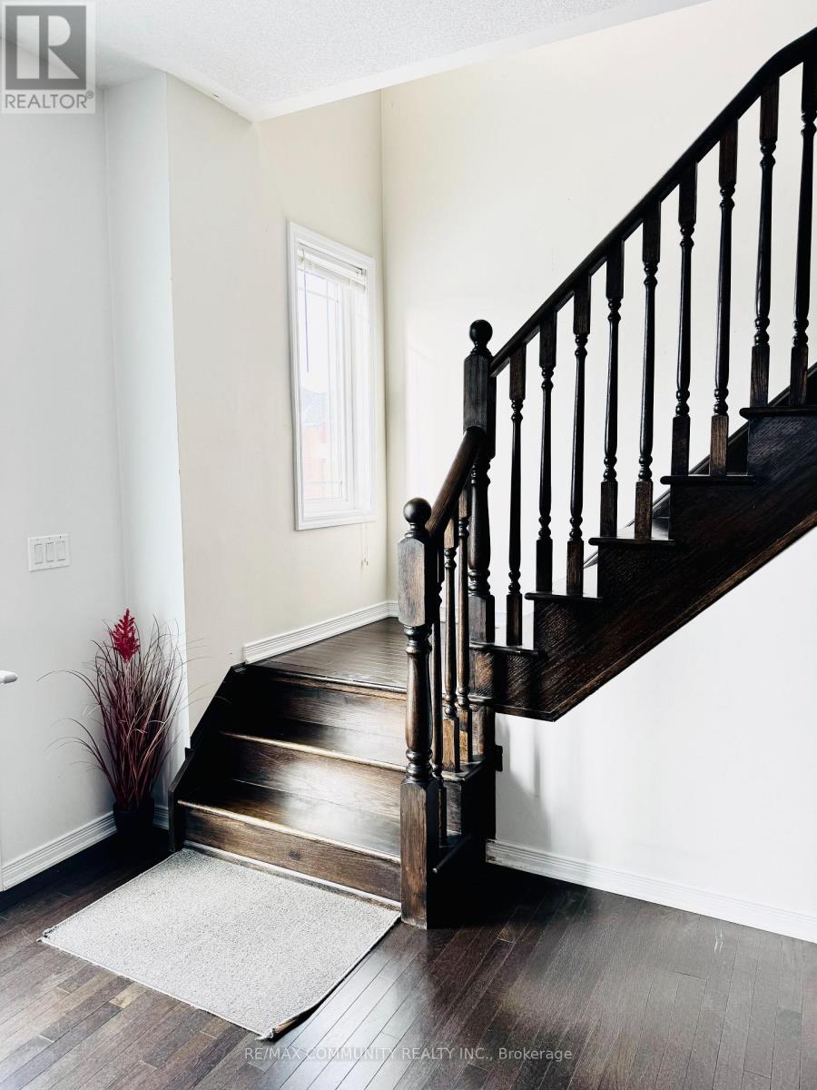 2 Melbrit Lane, Caledon, Ontario  L7C 4C9 - Photo 13 - W12593186