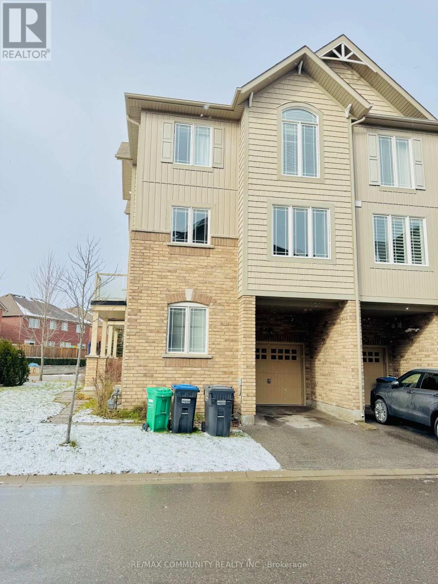 2 Melbrit Lane, Caledon, Ontario  L7C 4C9 - Photo 2 - W12593186