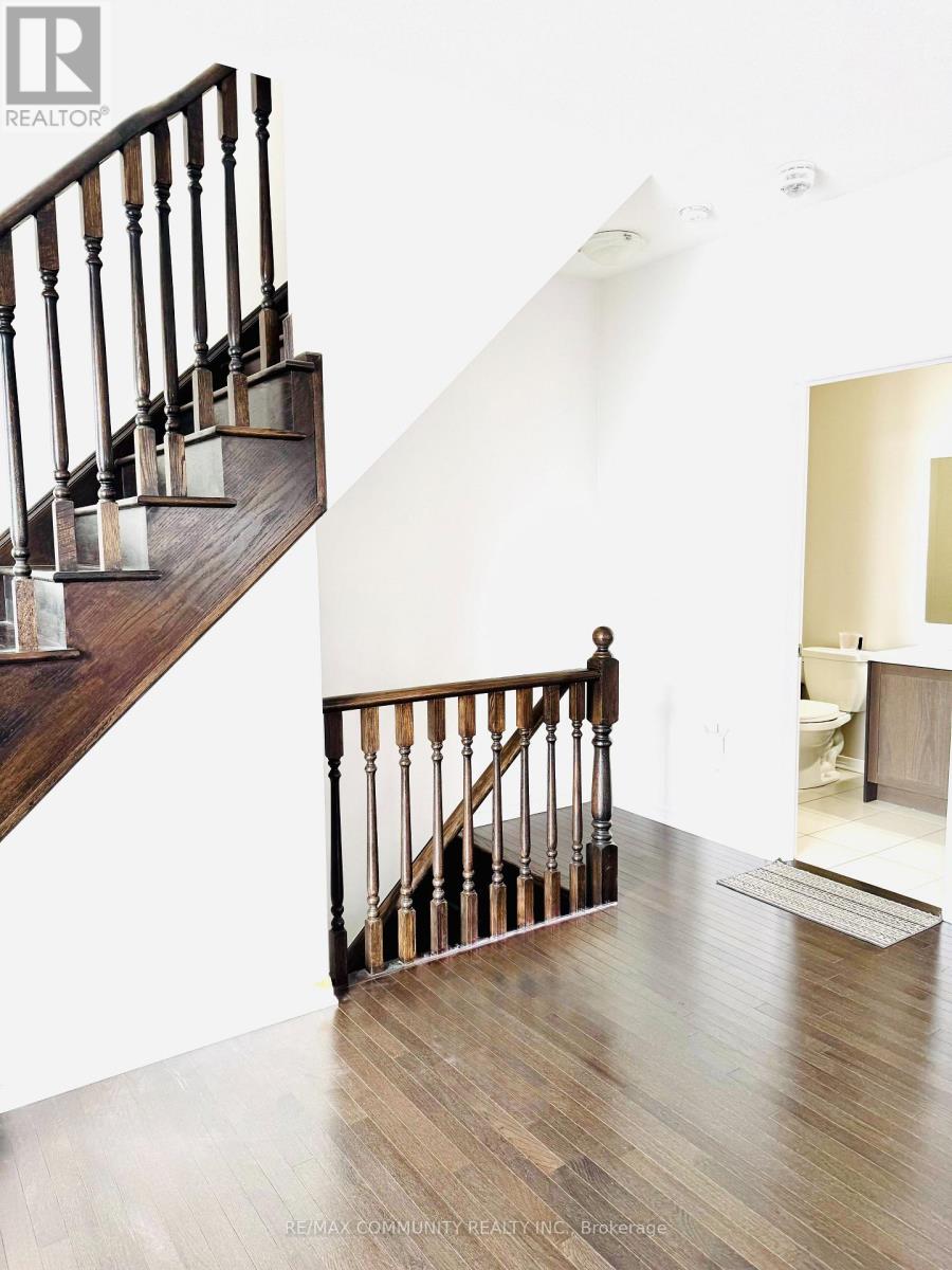 2 Melbrit Lane, Caledon, Ontario  L7C 4C9 - Photo 7 - W12593186