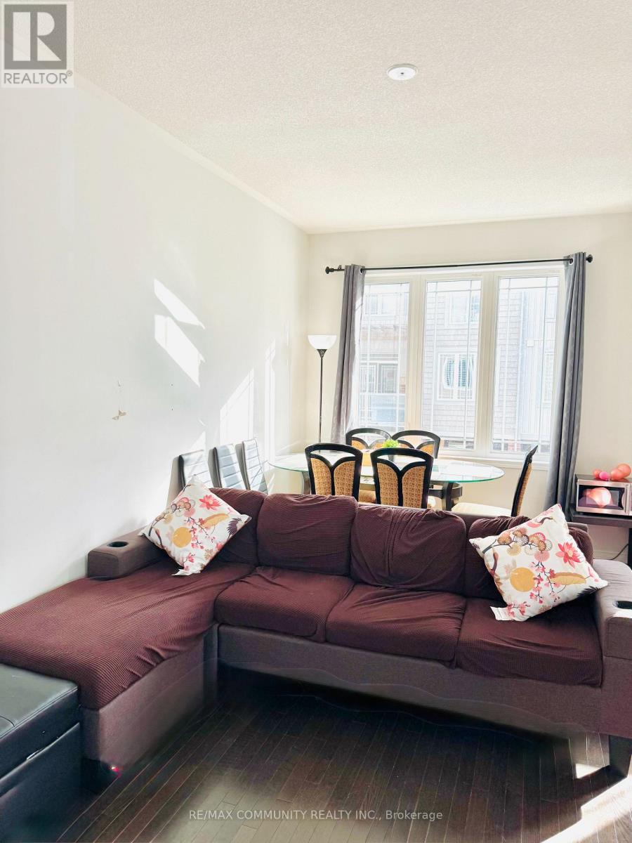 2 Melbrit Lane, Caledon, Ontario  L7C 4C9 - Photo 8 - W12593186