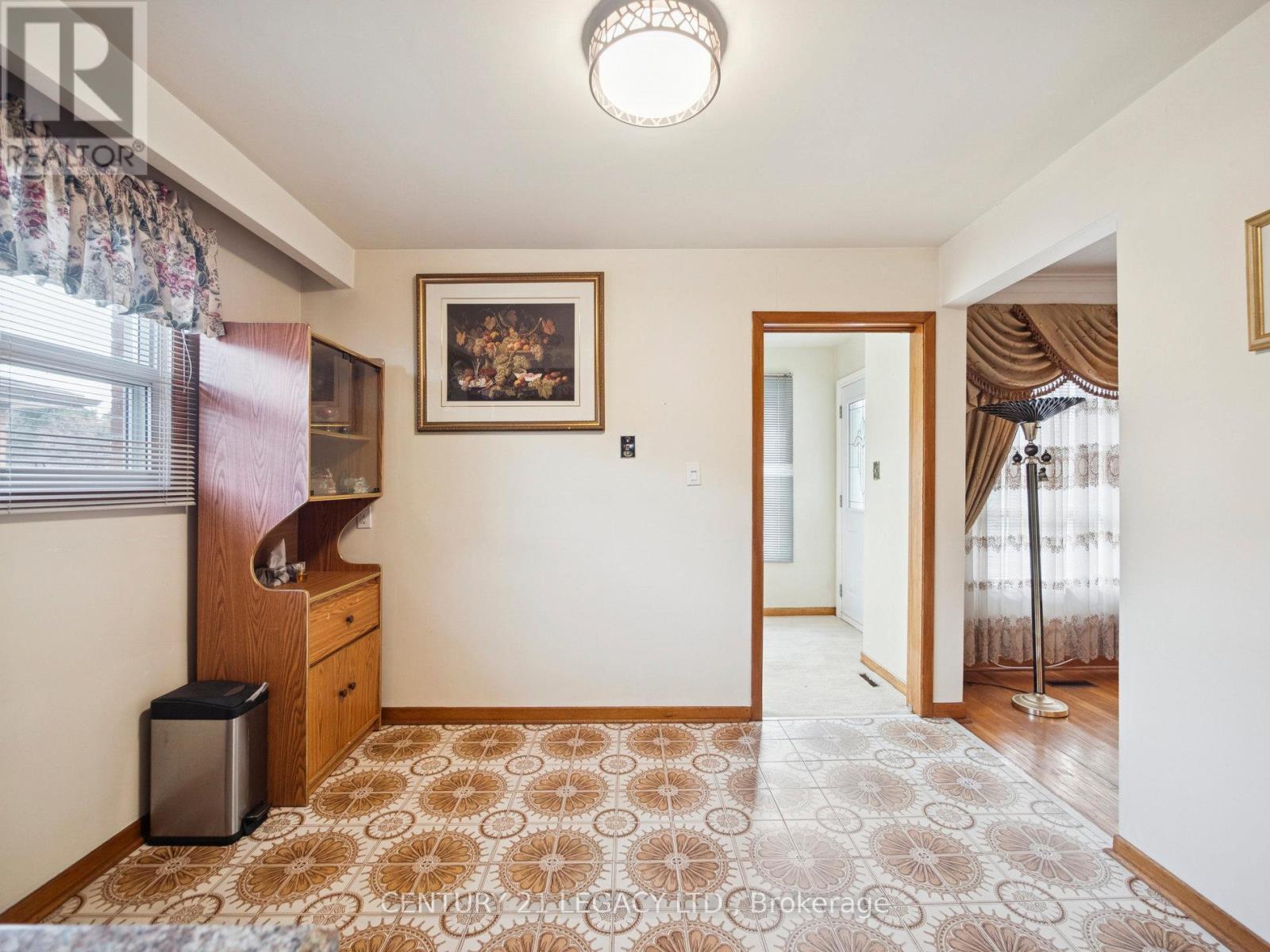 2152 Sheppard Avenue W, Toronto (Glenfield-Jane Heights), Ontario  M3N 1A5 - Photo 12 - W12593212