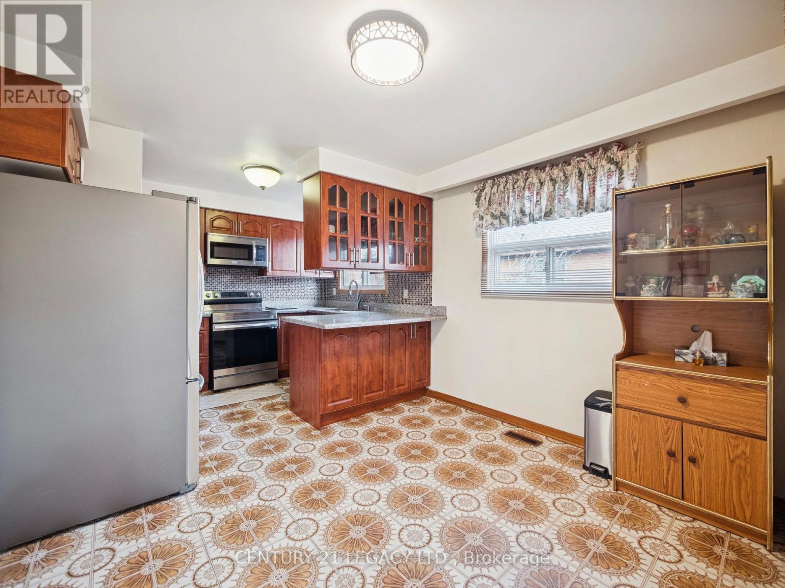 2152 Sheppard Avenue W, Toronto (Glenfield-Jane Heights), Ontario  M3N 1A5 - Photo 9 - W12593212