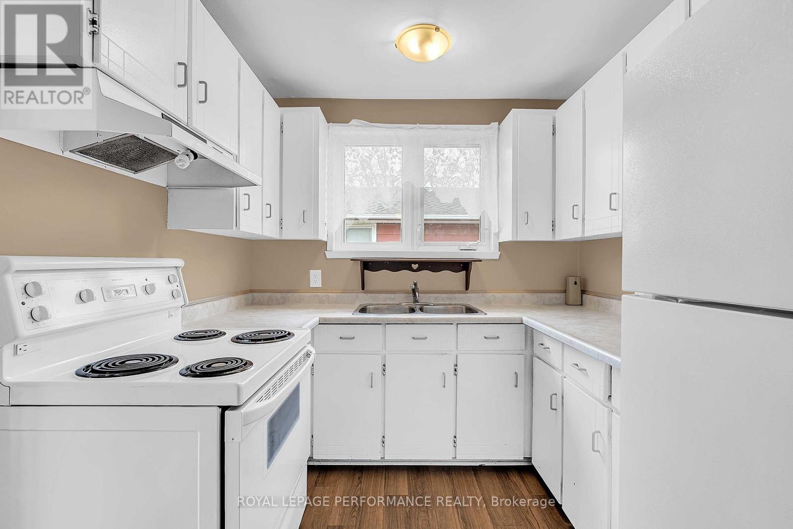 105 Balmoral Avenue, Cornwall, Ontario  K6H 6A4 - Photo 8 - X12593300