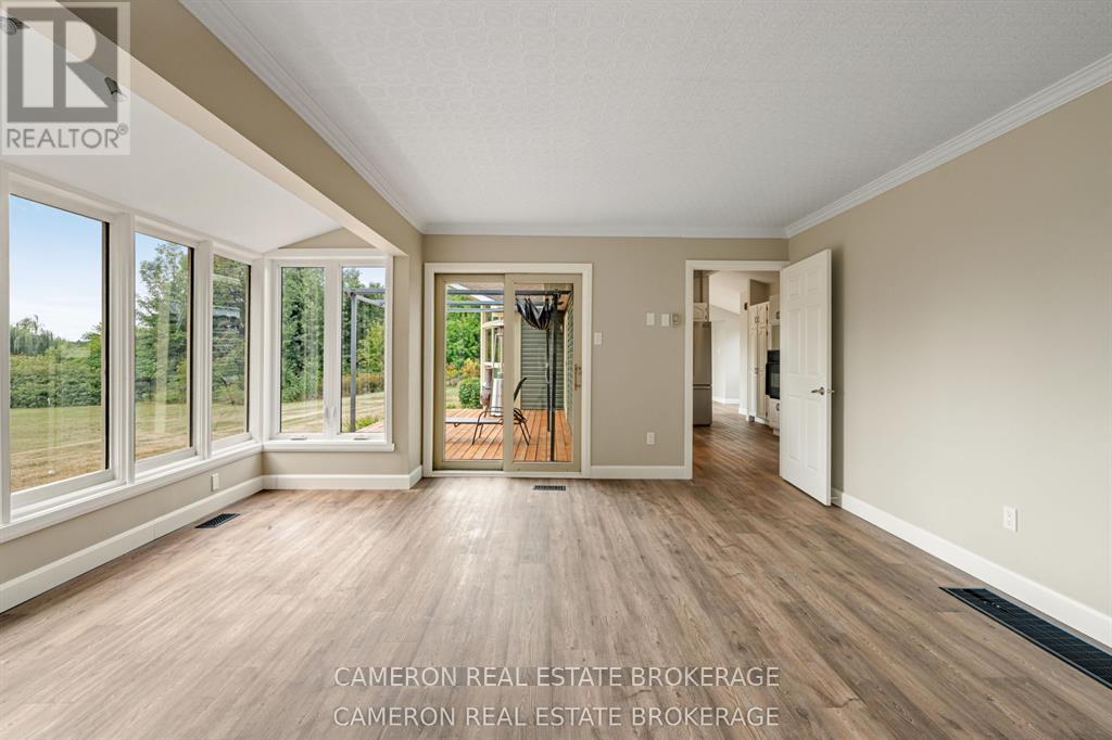 15474 Manning Road, South Stormont, Ontario K0C 1M0 - Photo 12 - X12593320