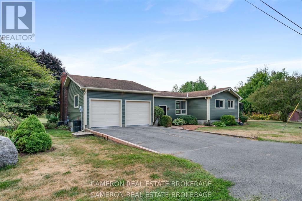 15474 Manning Road, South Stormont, Ontario K0C 1M0 - Photo 2 - X12593320