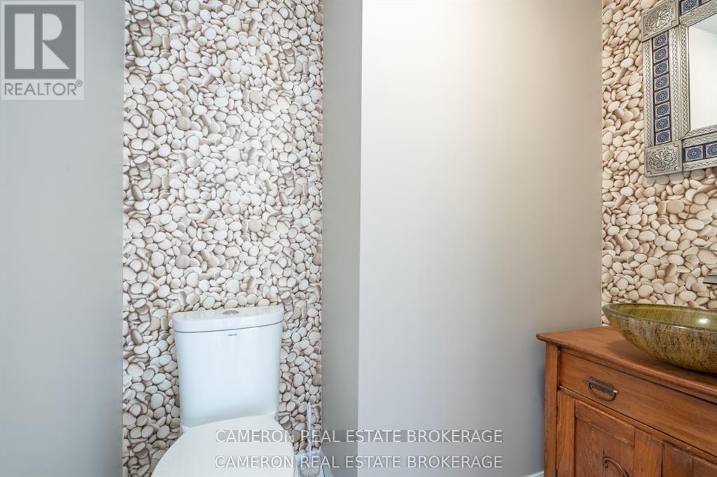 15474 Manning Road, South Stormont, Ontario K0C 1M0 - Photo 27 - X12593320