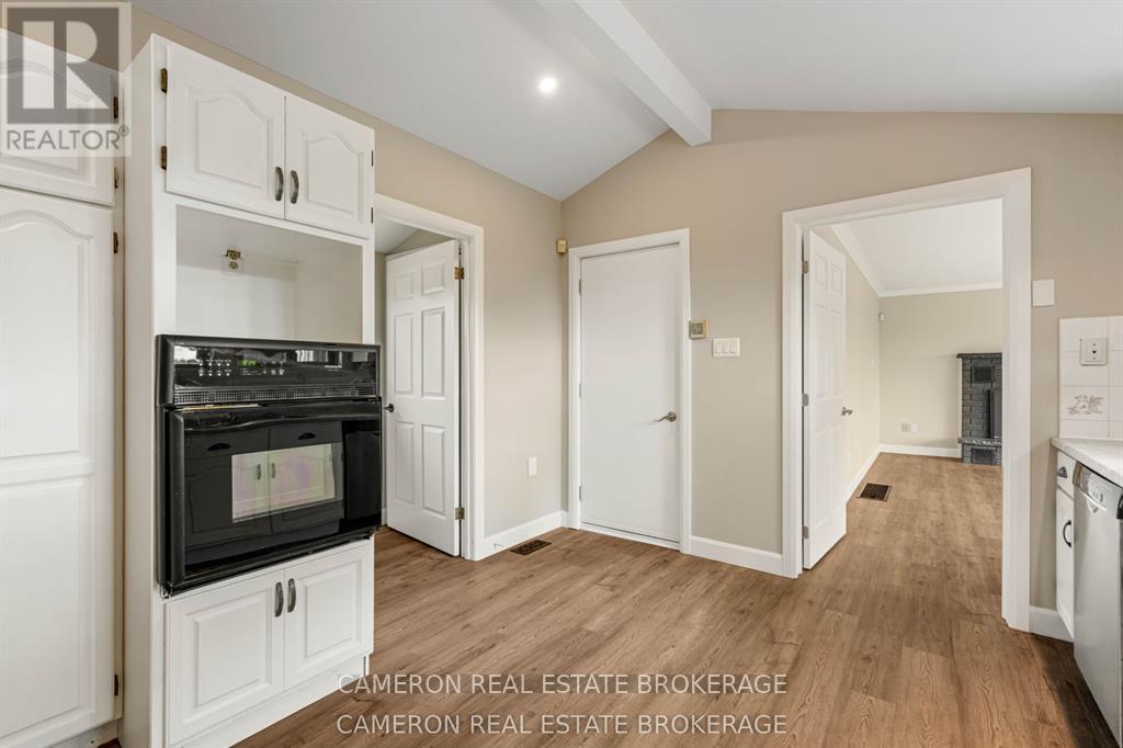 15474 Manning Road, South Stormont, Ontario K0C 1M0 - Photo 7 - X12593320