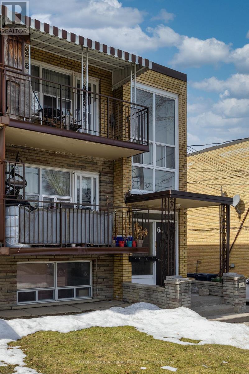 64 Garthdale Court, Toronto, Ontario  M3H 5P9 - Photo 3 - C12593272