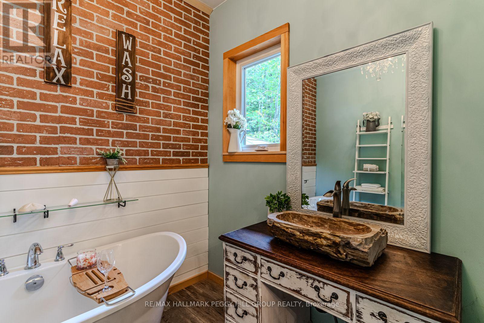 1450 Beiers Road, Gravenhurst, Ontario  P0E 1G0 - Photo 8 - X12593226