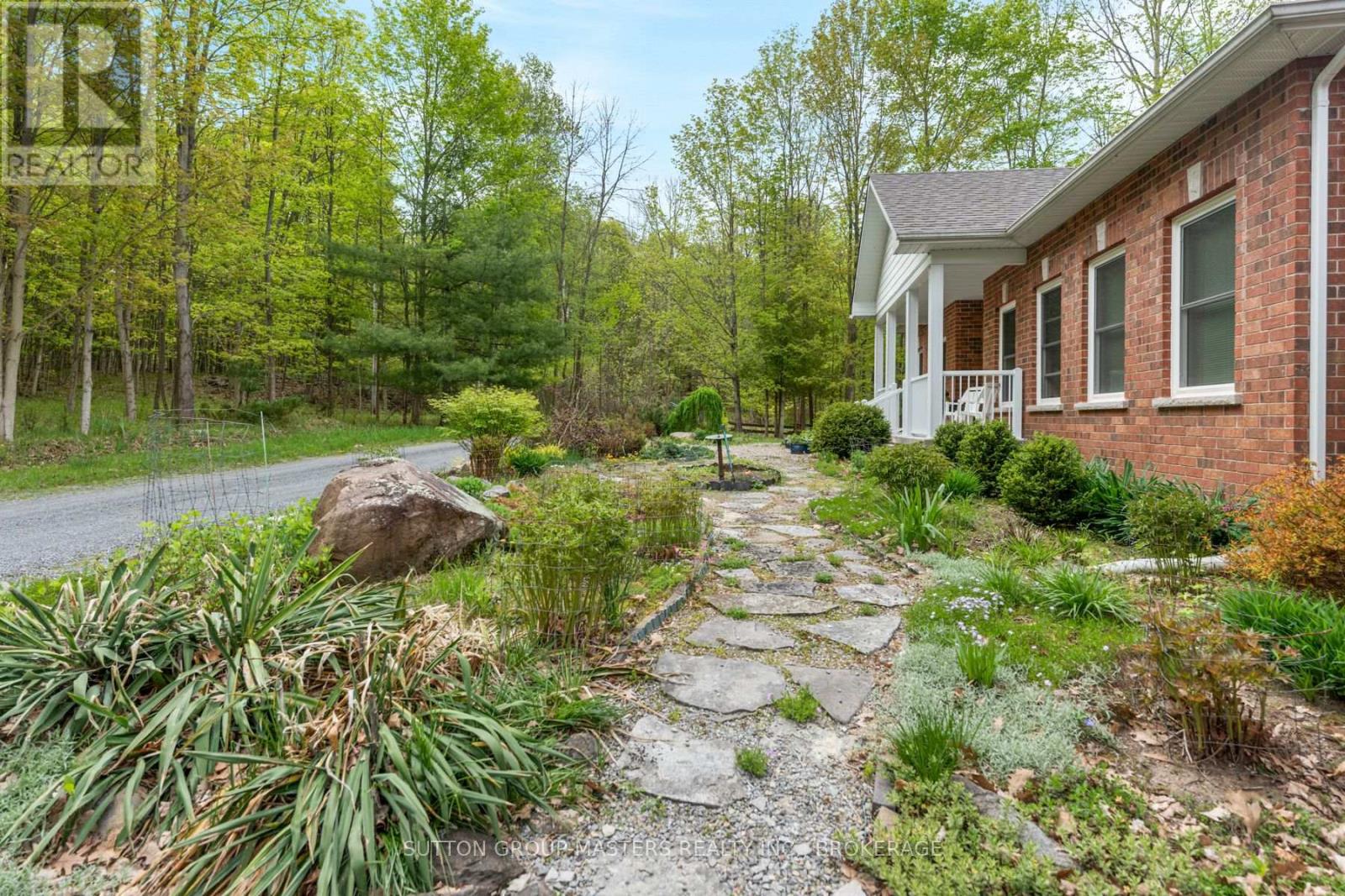 1023 Big Ben Lane, Frontenac, Ontario  K0H 2T0 - Photo 2 - X12593306