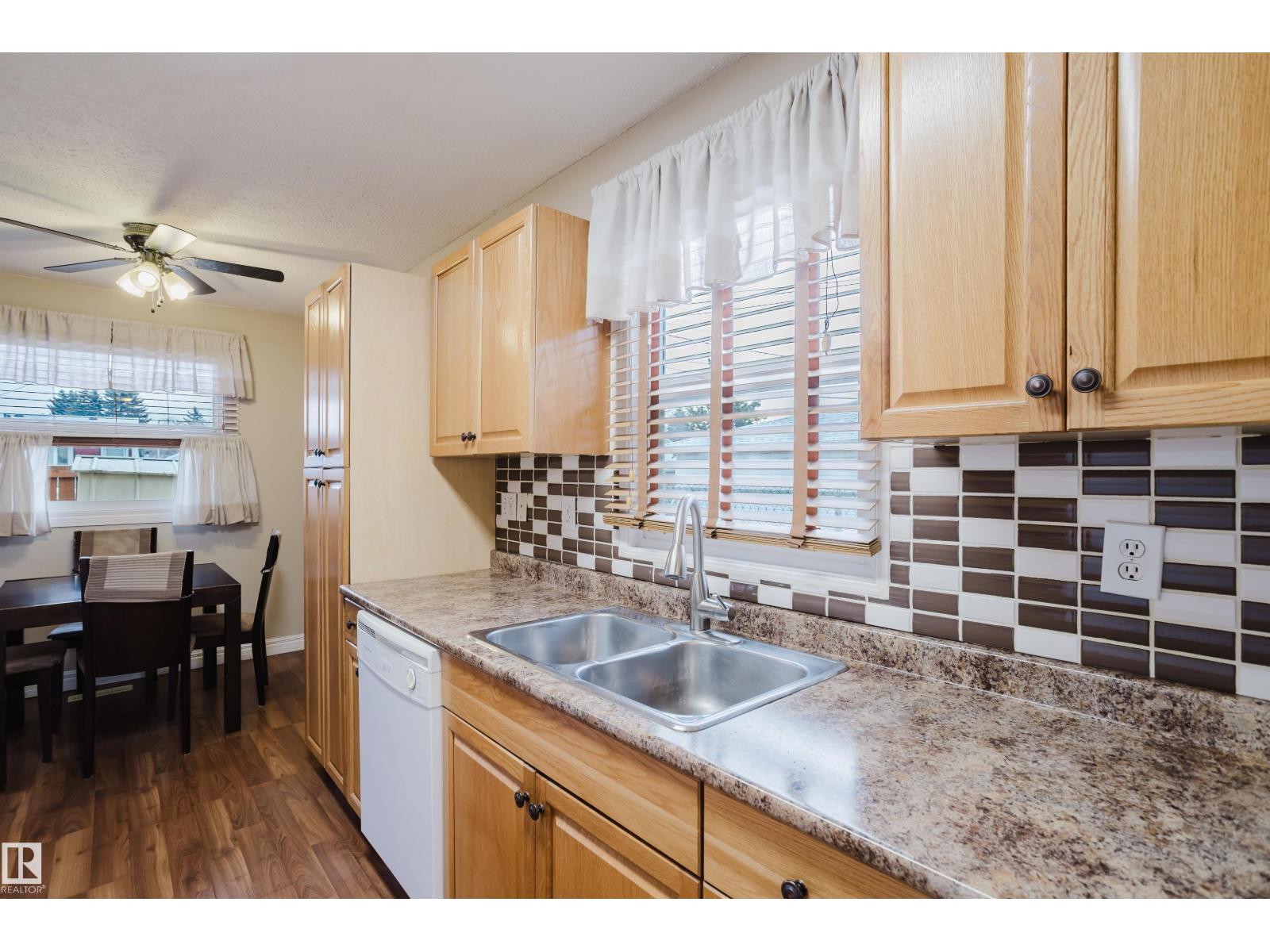 13037 127 St Nw, Edmonton, Alberta T5L 1B3 - Photo 4 - E4467215