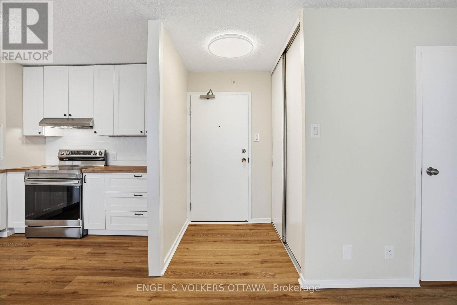 1215 - 2951 Riverside Drive, Ottawa, Ontario  K1V 8W6 - Photo 6 - X12593330