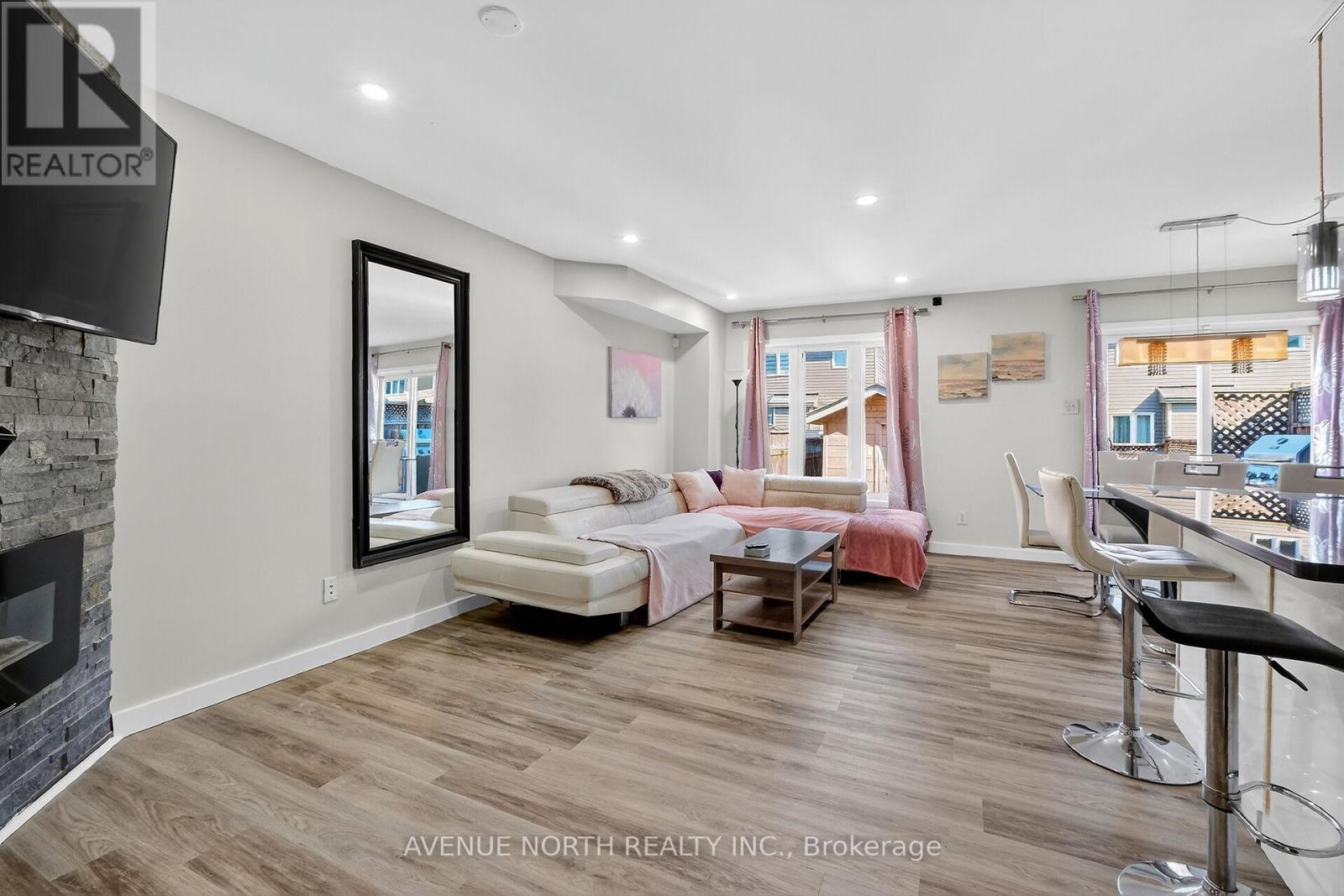 208 Kingswell Street, Ottawa, Ontario  K1T 0L1 - Photo 10 - X12593348