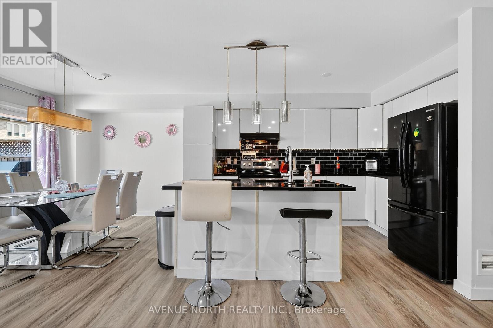 208 Kingswell Street, Ottawa, Ontario  K1T 0L1 - Photo 13 - X12593348