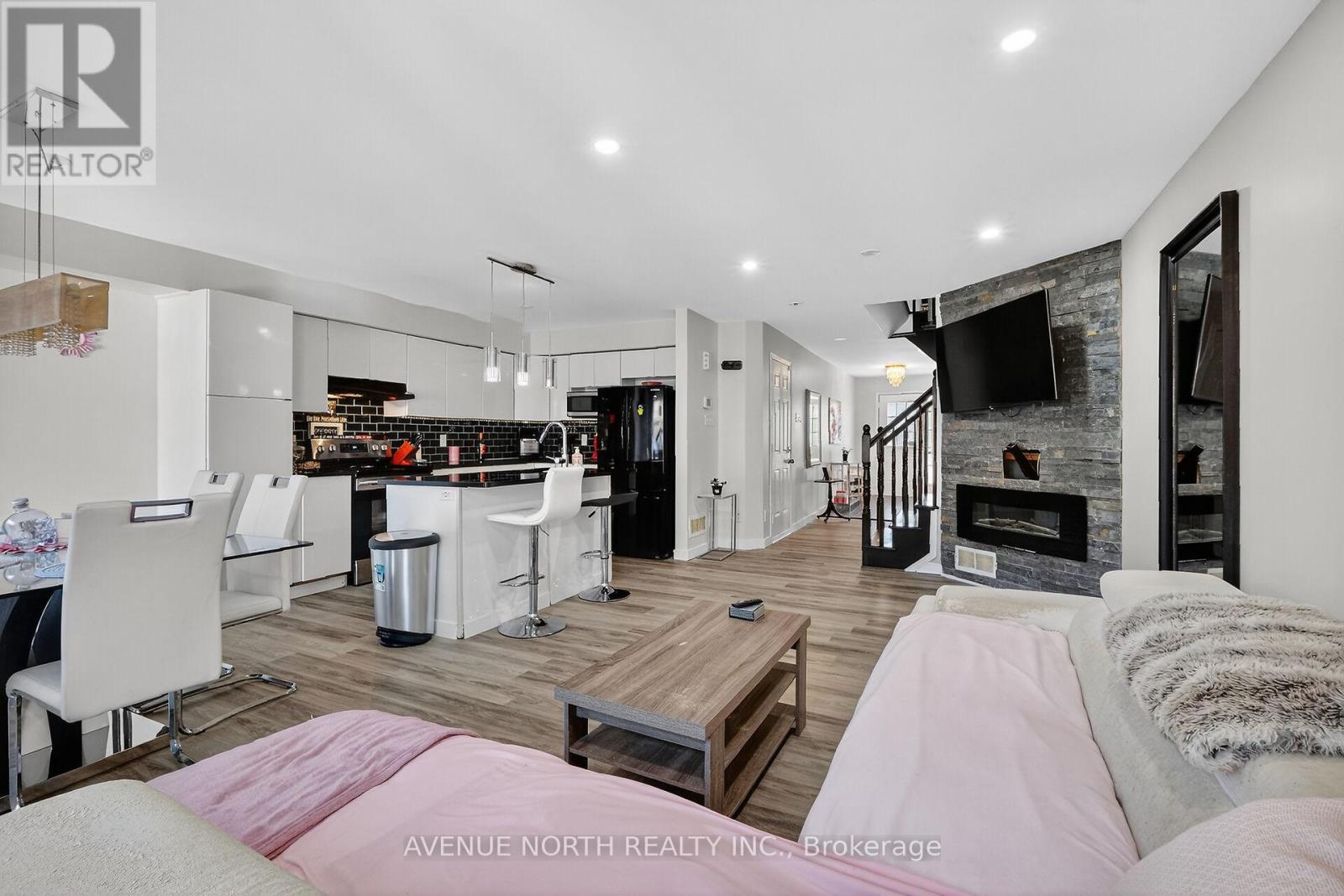 208 Kingswell Street, Ottawa, Ontario  K1T 0L1 - Photo 15 - X12593348