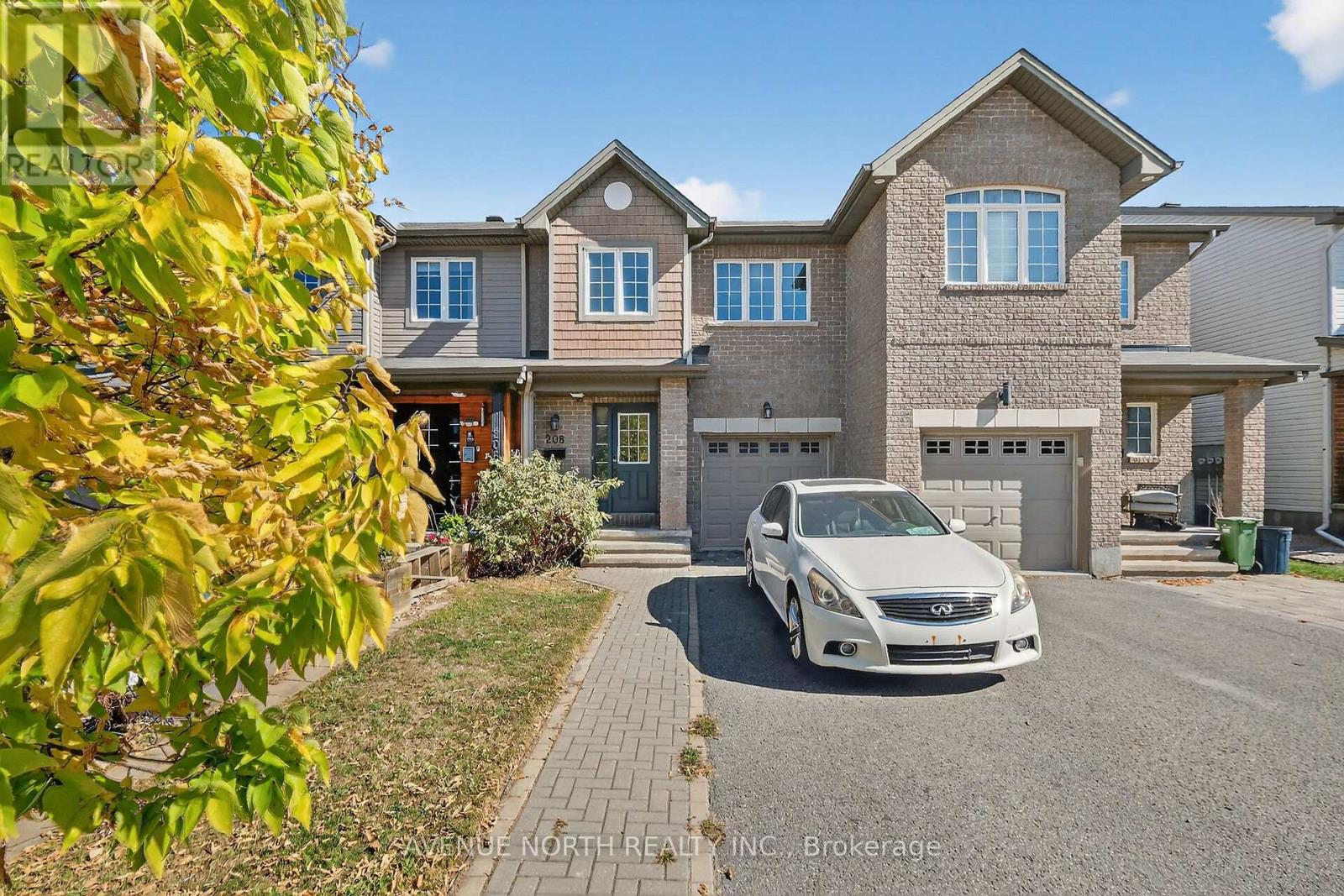 208 Kingswell Street, Ottawa, Ontario  K1T 0L1 - Photo 2 - X12593348