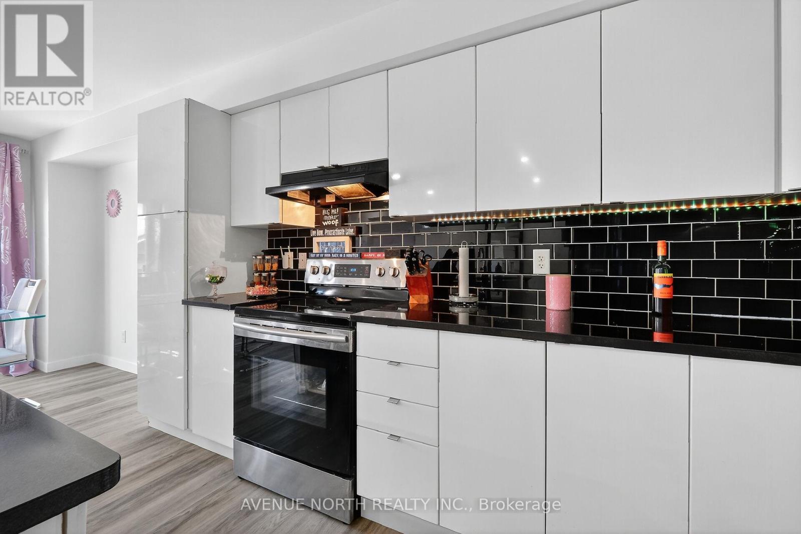 208 Kingswell Street, Ottawa, Ontario  K1T 0L1 - Photo 22 - X12593348