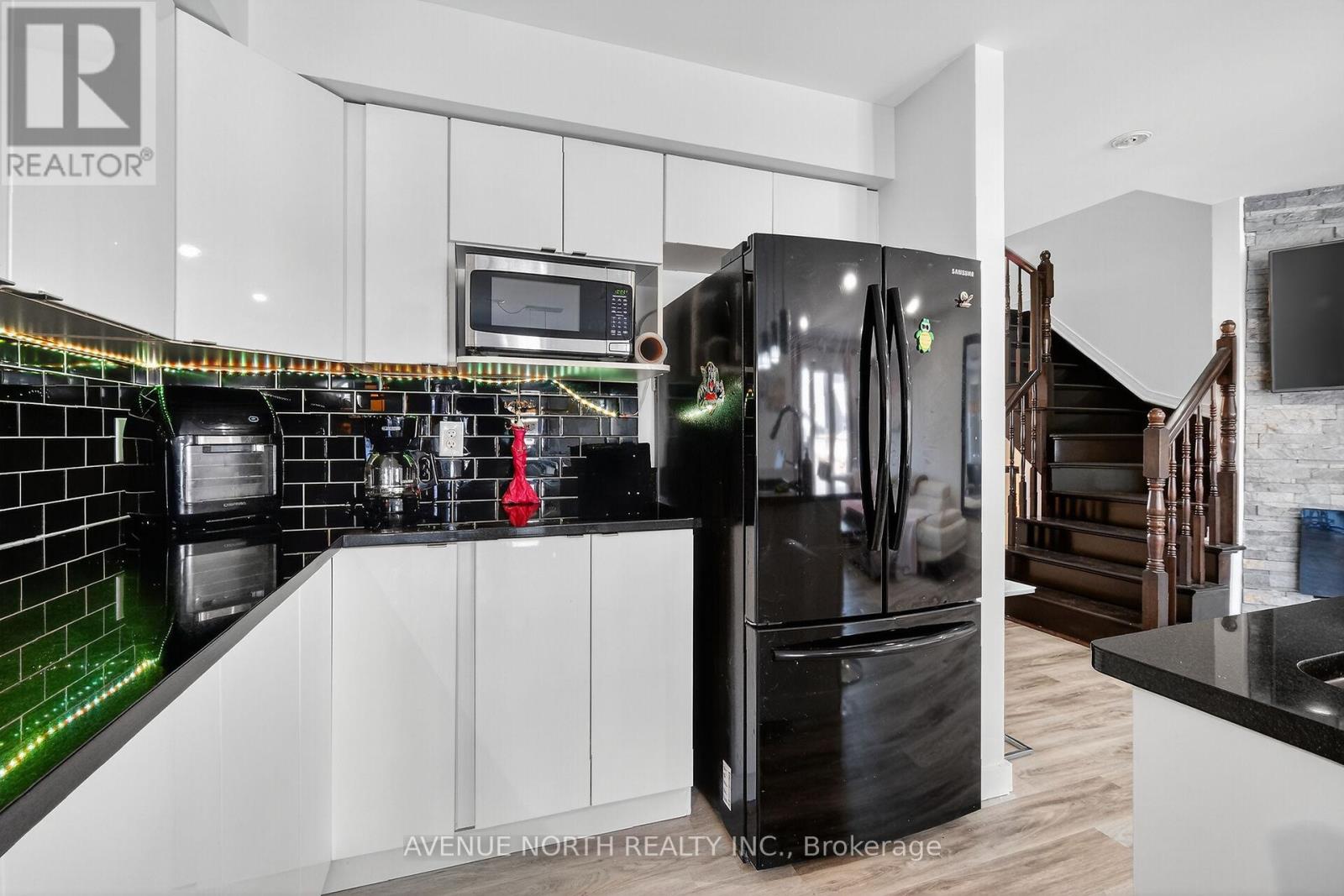 208 Kingswell Street, Ottawa, Ontario  K1T 0L1 - Photo 23 - X12593348