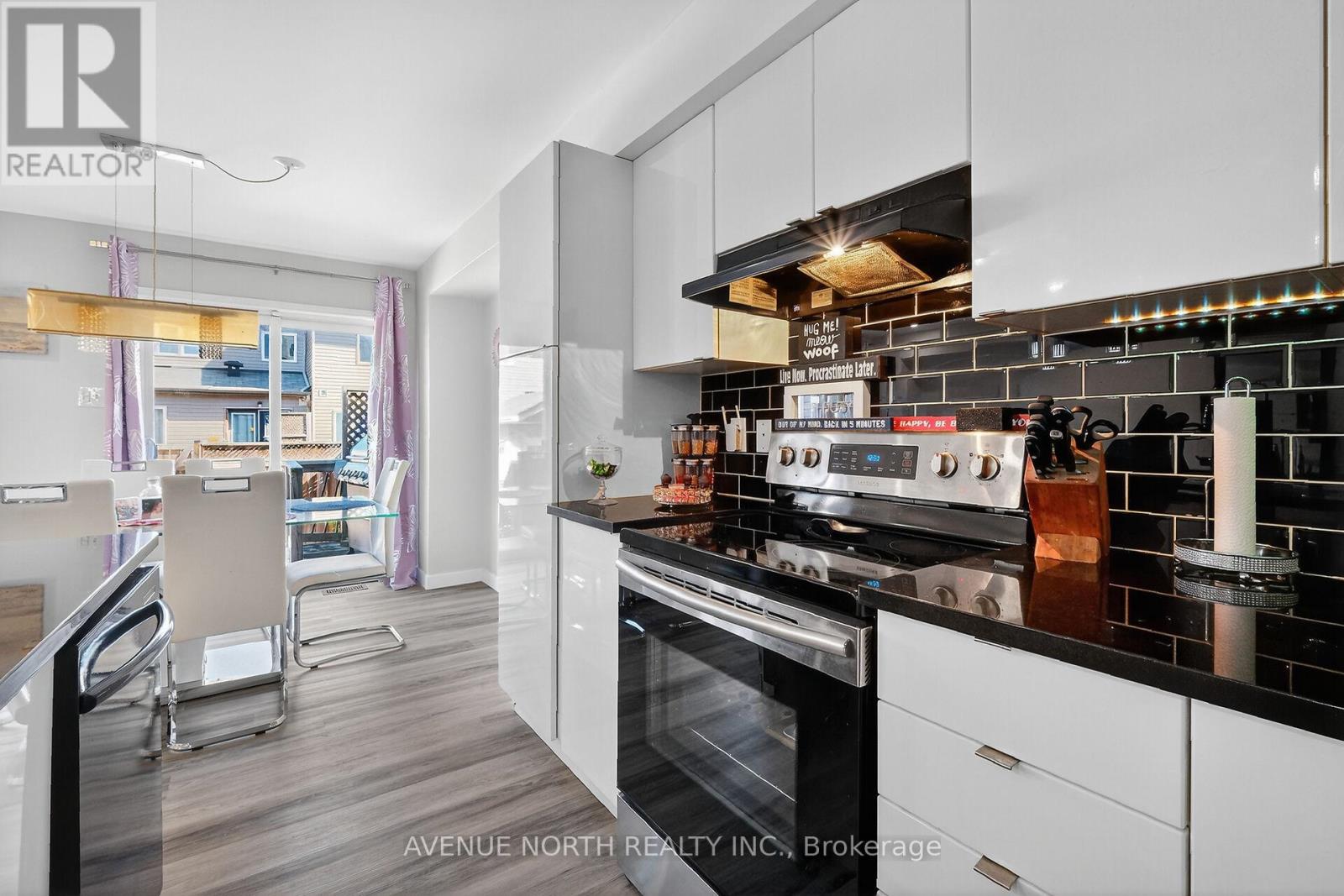 208 Kingswell Street, Ottawa, Ontario  K1T 0L1 - Photo 24 - X12593348