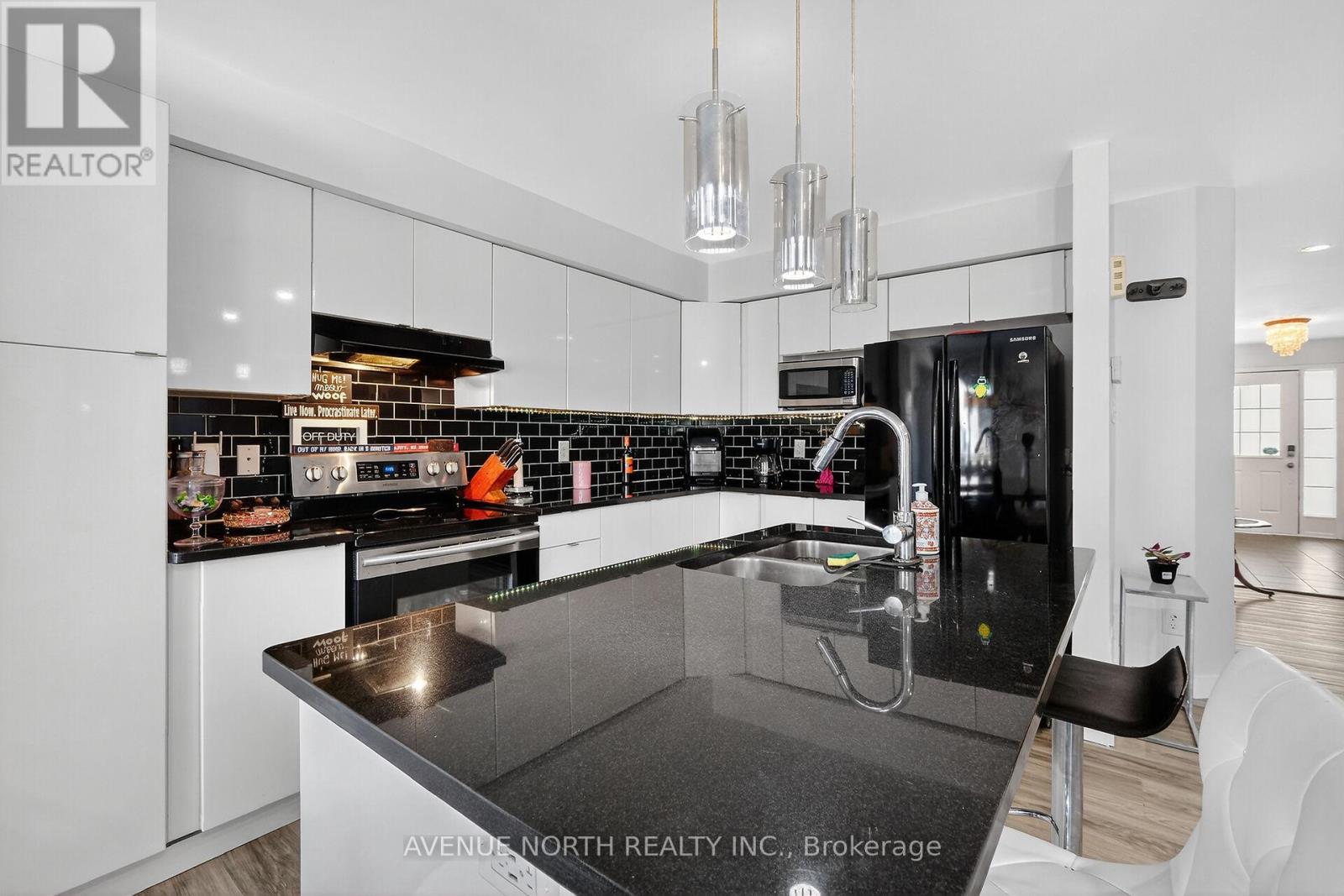 208 Kingswell Street, Ottawa, Ontario  K1T 0L1 - Photo 28 - X12593348