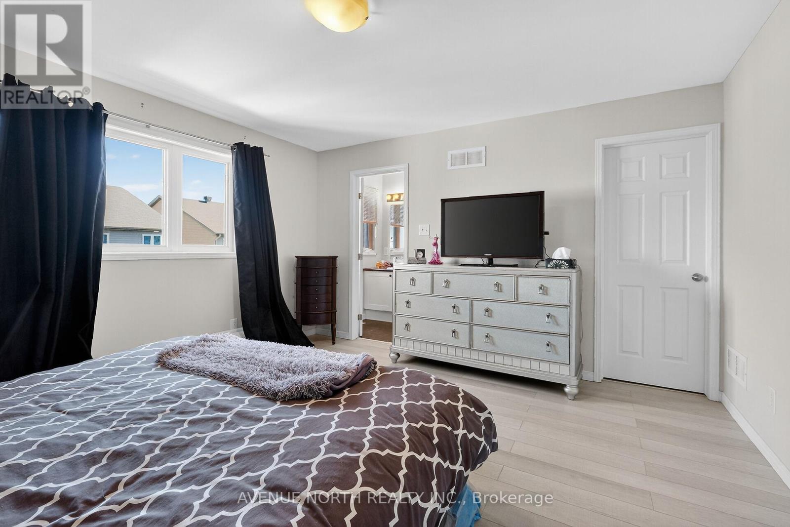 208 Kingswell Street, Ottawa, Ontario  K1T 0L1 - Photo 36 - X12593348