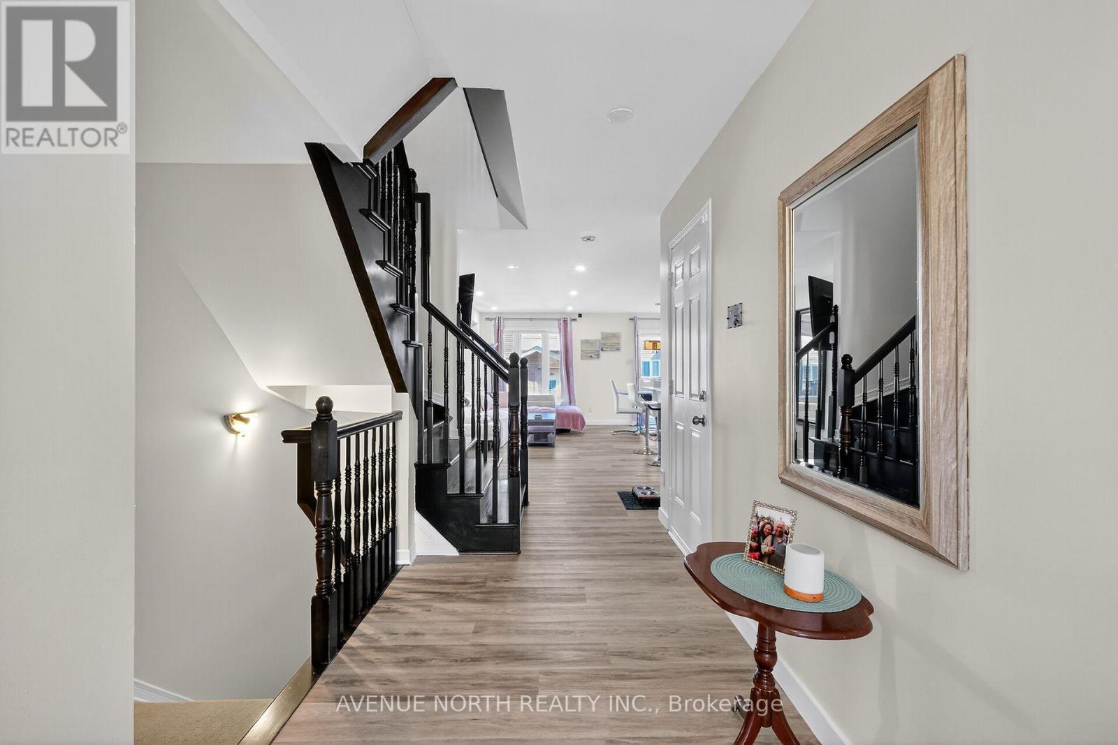 208 Kingswell Street, Ottawa, Ontario  K1T 0L1 - Photo 5 - X12593348