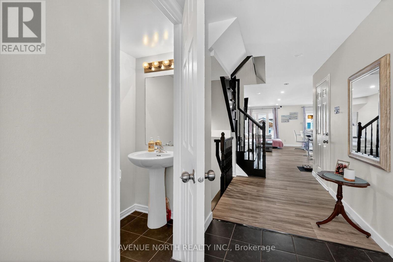 208 Kingswell Street, Ottawa, Ontario  K1T 0L1 - Photo 6 - X12593348