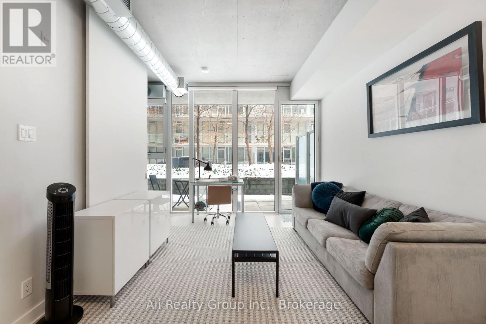 209 - 354 Gladstone Avenue, Ottawa, Ontario K2P 0R4 - Photo 10 - X12593436