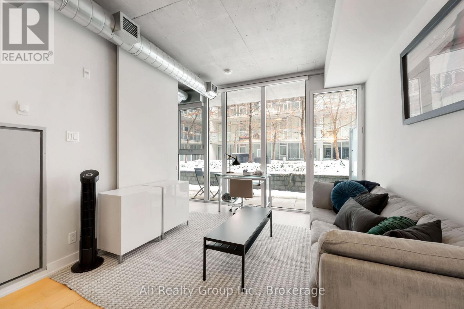 209 - 354 Gladstone Avenue, Ottawa, Ontario K2P 0R4 - Photo 12 - X12593436