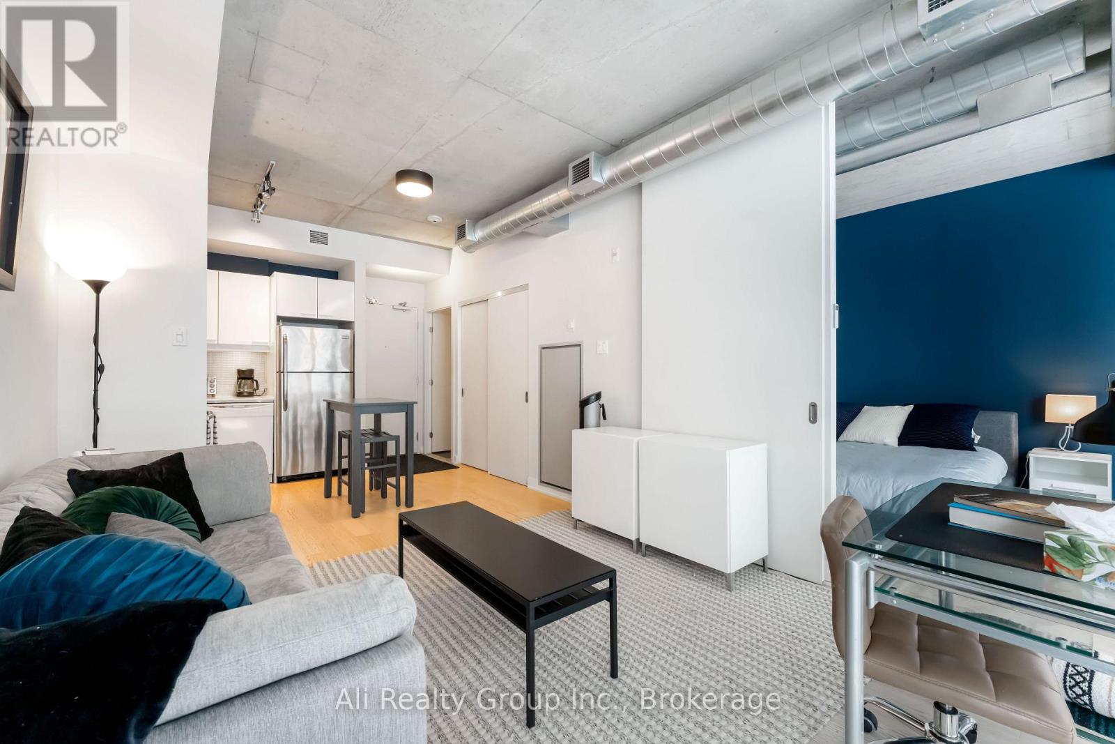 209 - 354 Gladstone Avenue, Ottawa, Ontario K2P 0R4 - Photo 15 - X12593436