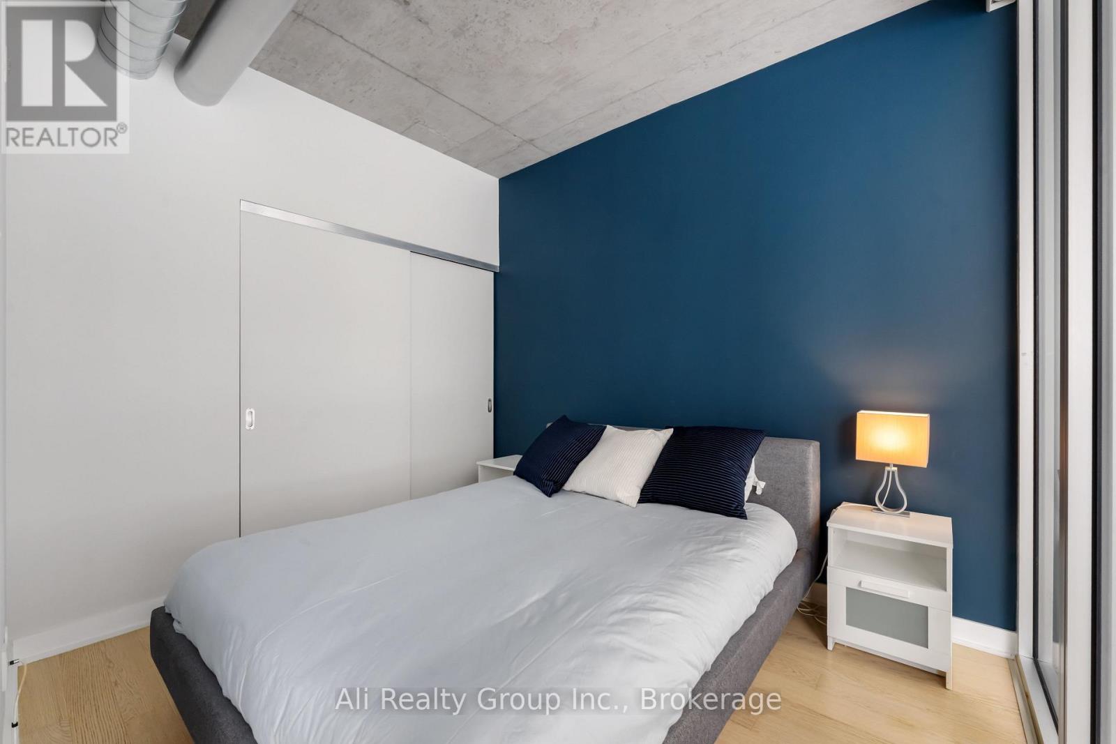 209 - 354 Gladstone Avenue, Ottawa, Ontario K2P 0R4 - Photo 17 - X12593436